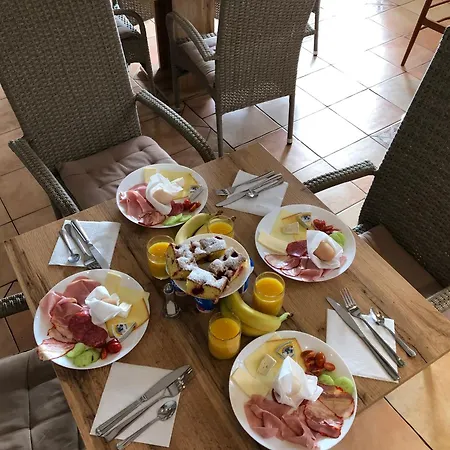 Sklář